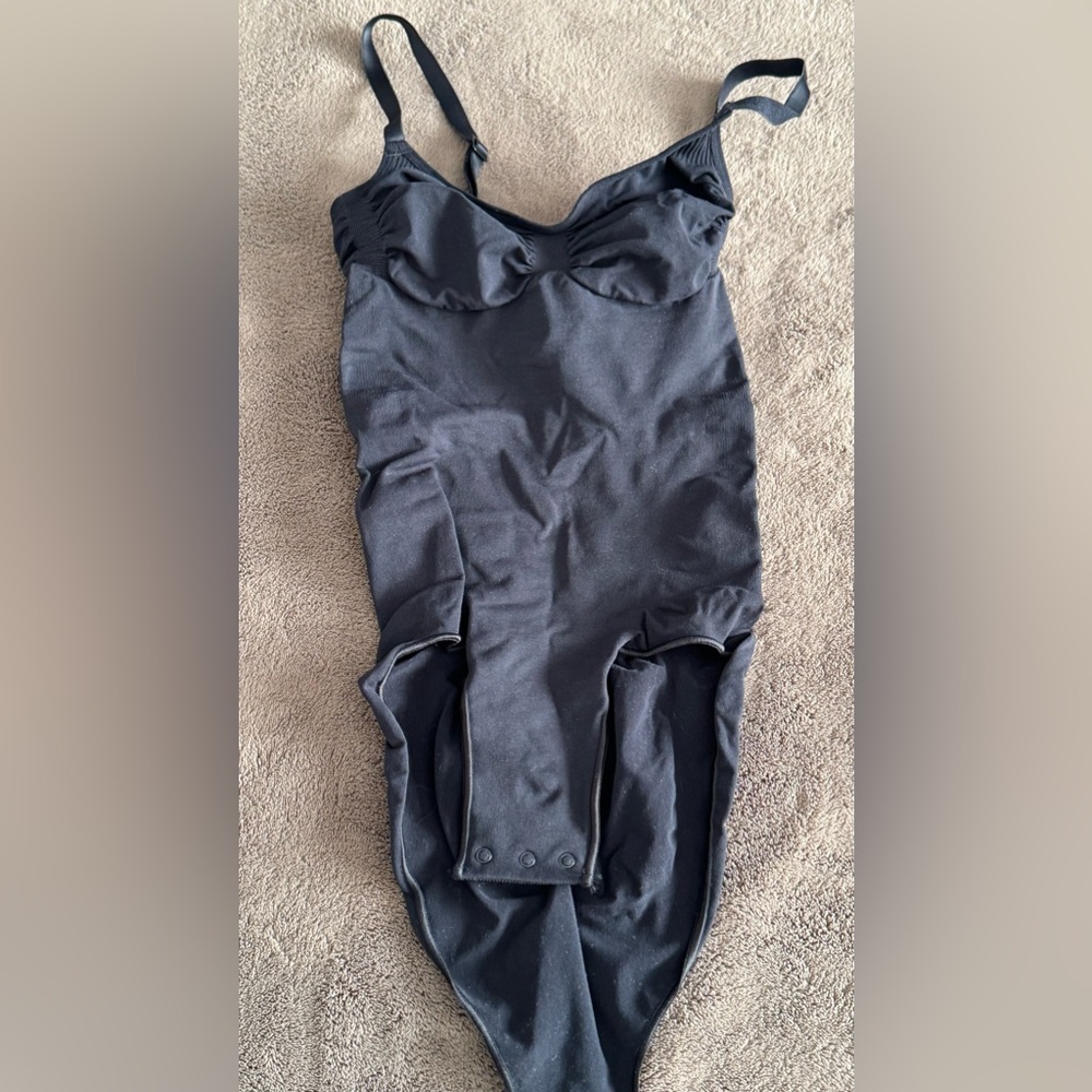 BRAND NEW SKIMS BRIEF BODYSUIT